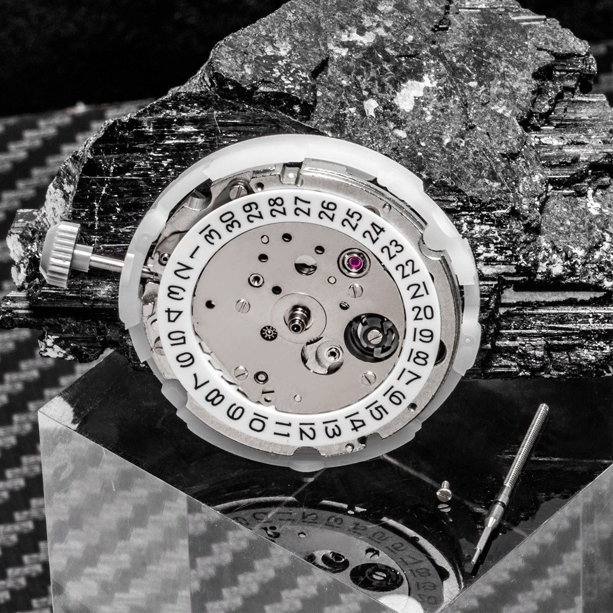 Original 8215 Watch Automatic Movement 21 Jewels, Date at 3 + Extra Parts