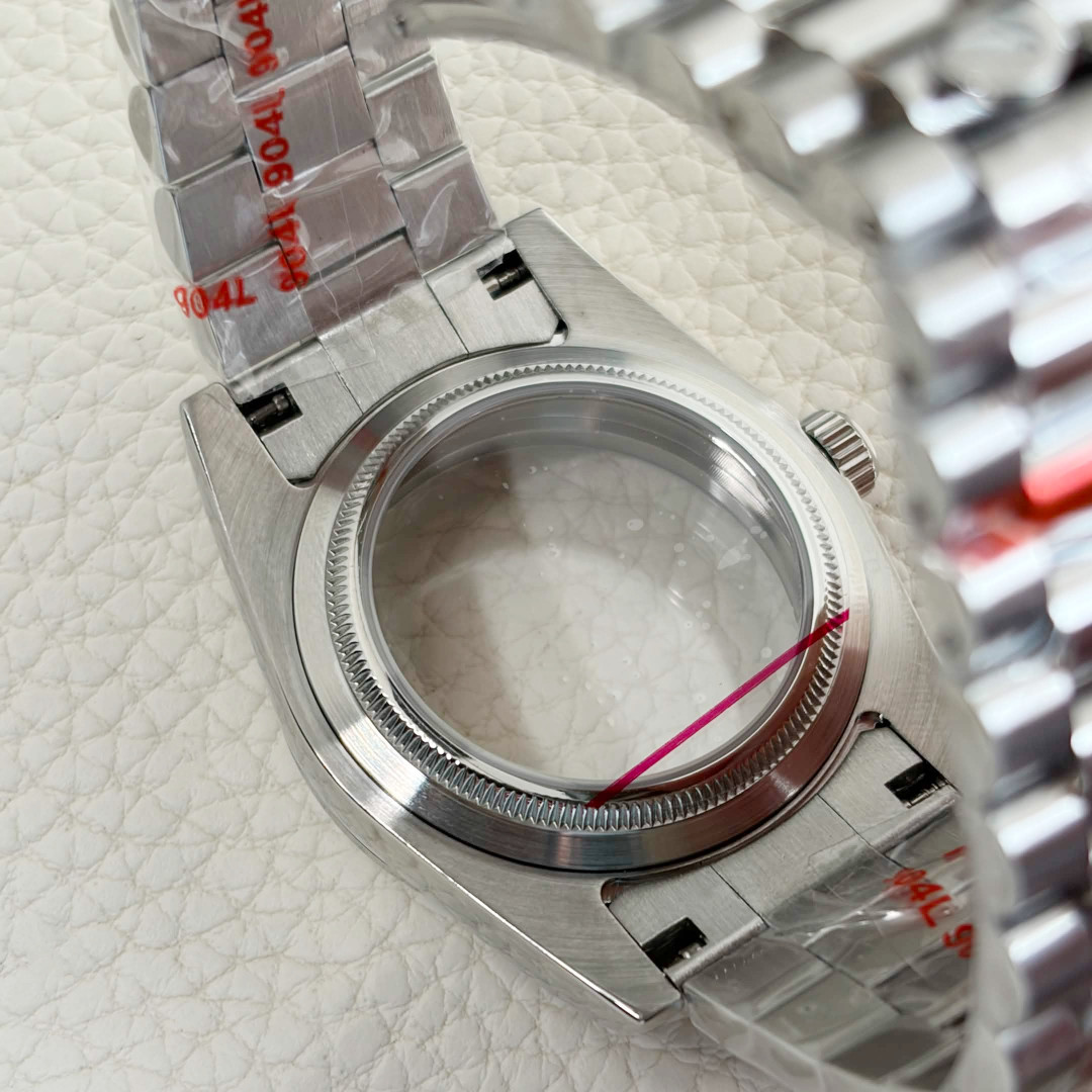 36MM Smooth Bezel Silver Watch Case Sapphire Glass Fitting NH35/36 Movement