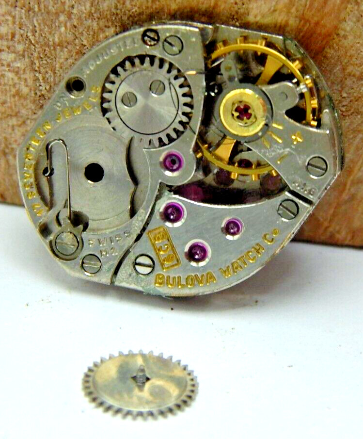Vintage 1962 Bulova 6CB 17 jewel ladies wrist watch movement with case back