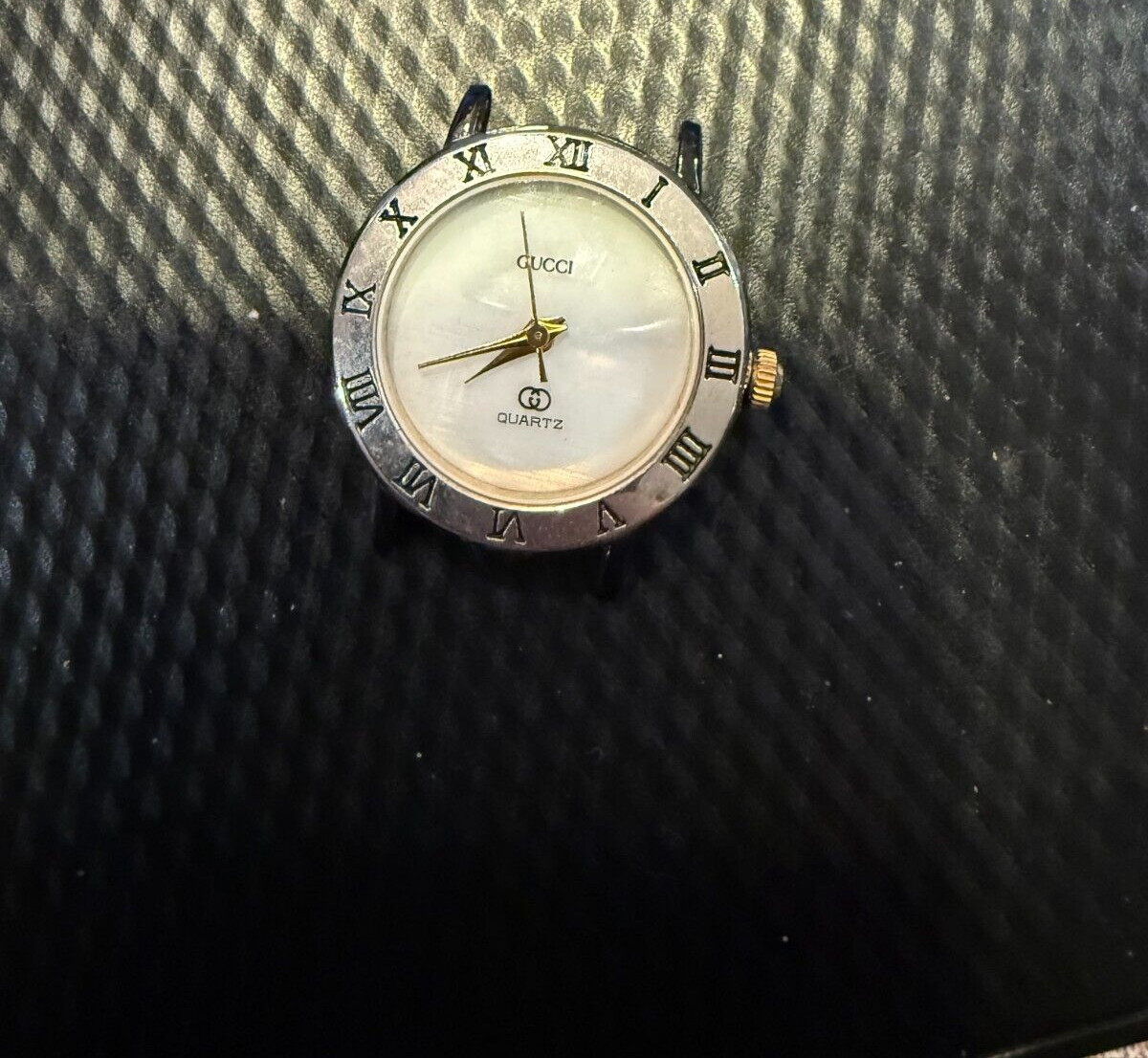 NICE Vintage 1980’s Gucci White Watch & Roman Numeral Black Case Quartz 24mm