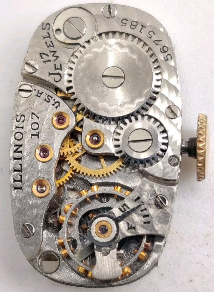 Illinois Watch Co. 107 17 jewel Wrist watch movement Running
