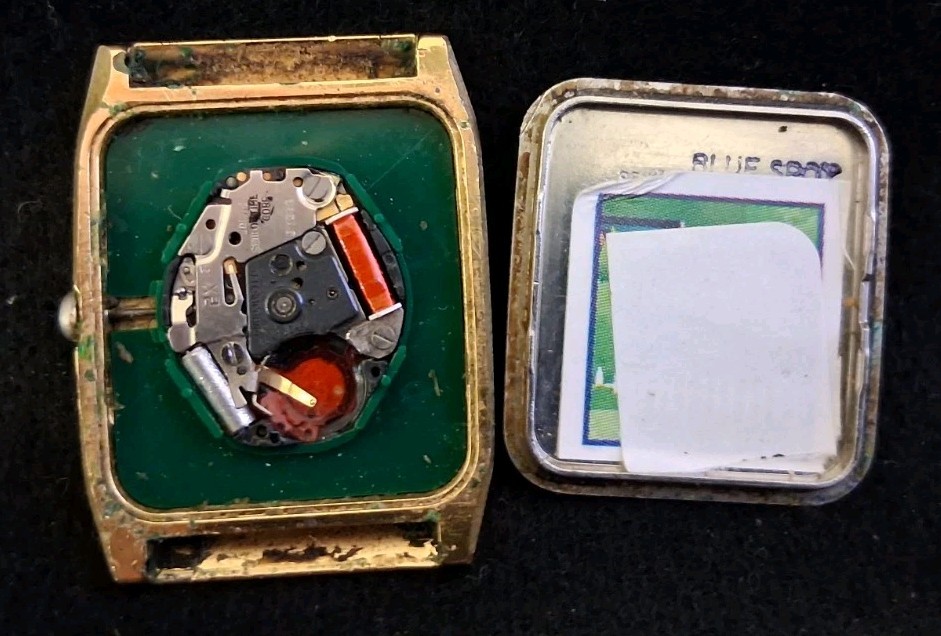 SEIKO QUARTZ TANK VINTAGE WATCH MOVEMENT DIAL PIECE BROKEN FOR PARTS OR REPAIR