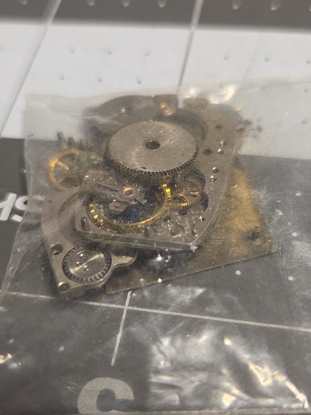 VINTAGE MEN’S LONGINES WRIST WATCH MOVEMENT, CAL. 9L, 17 JEWEL IN PARTS