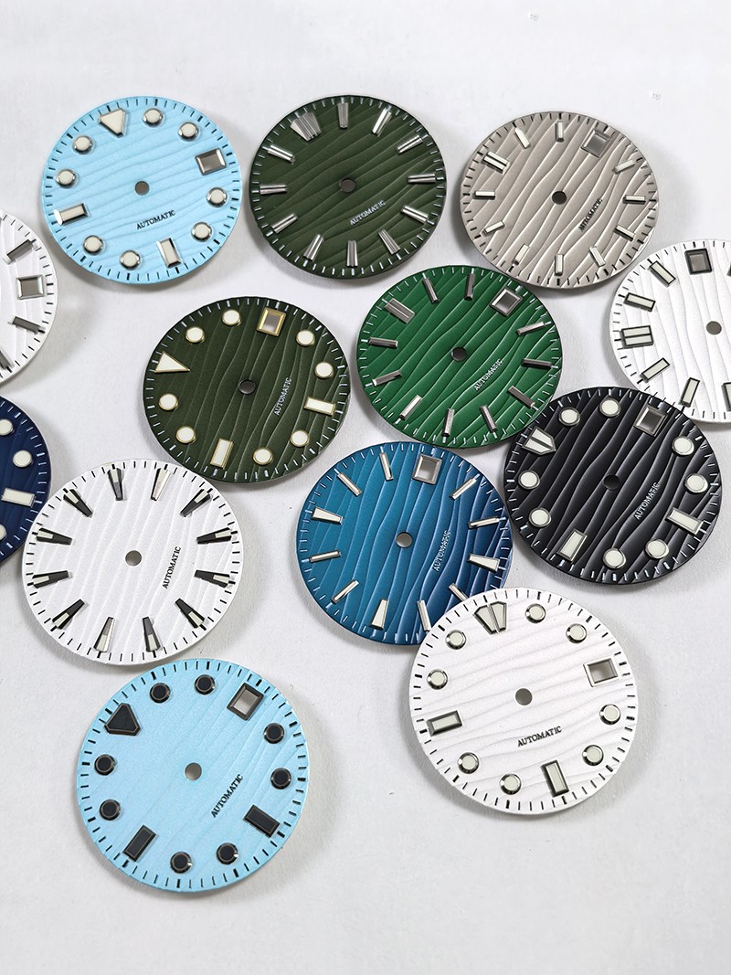 28.5mm Wave Dial YM Sub BGW9 C3 Lume NH35 Movement Water Ripples Date