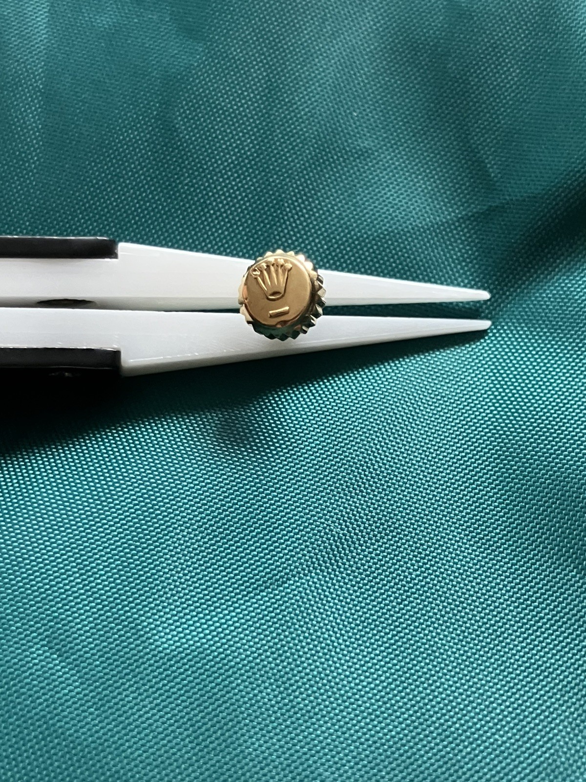 Genuine Rolex 18K Yellow Gold 6mm Crown for 36/41 Datejust etc..Preowned
