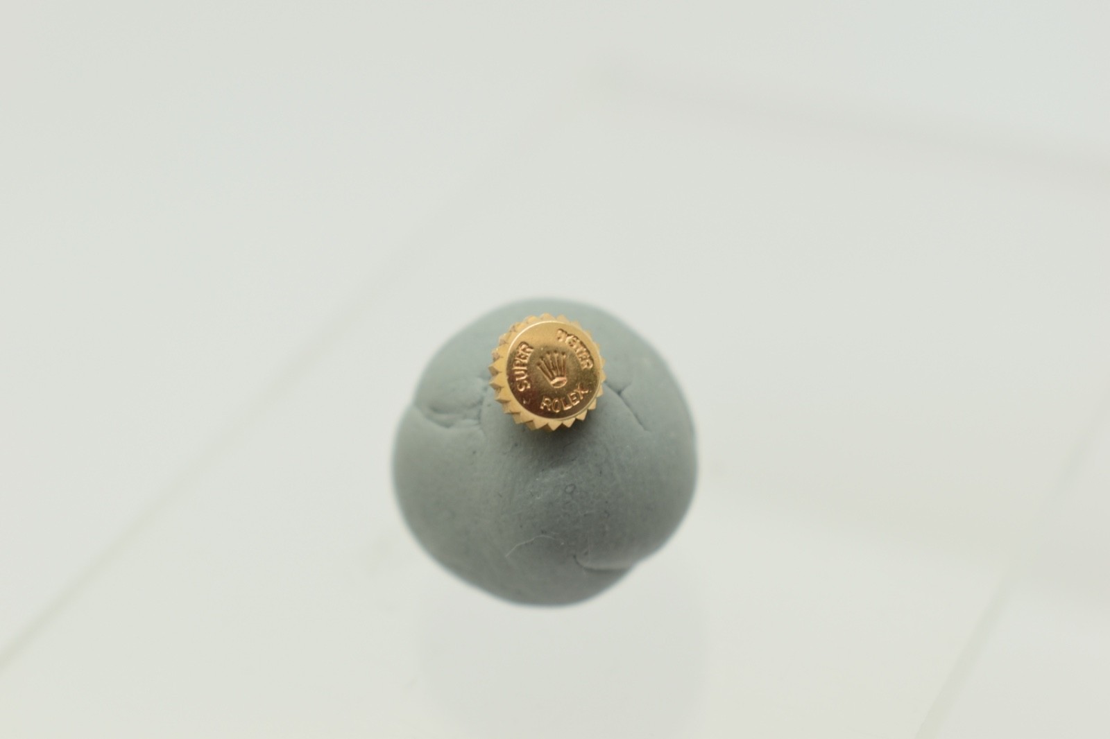 18ct Rose Gold Rolex Super Oyster Crown 6mm Bubble Back, New Old Stock