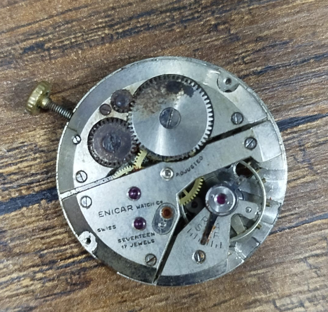 Vintage Enicar Caliber AR 1182 Swiss Watch Movement 17 Jewels For Parts Repair