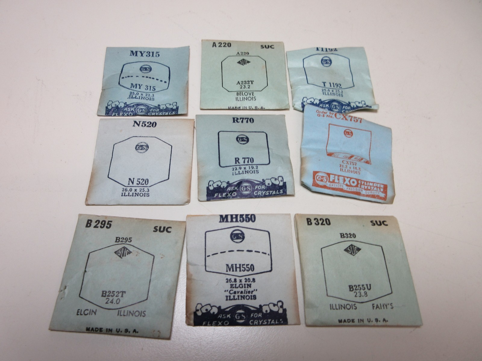 LOT OF G.S SUC MENS ILLINOIS WATCH CRYSTALS ASSORTED NEW OLD STOCK FLEXO #18