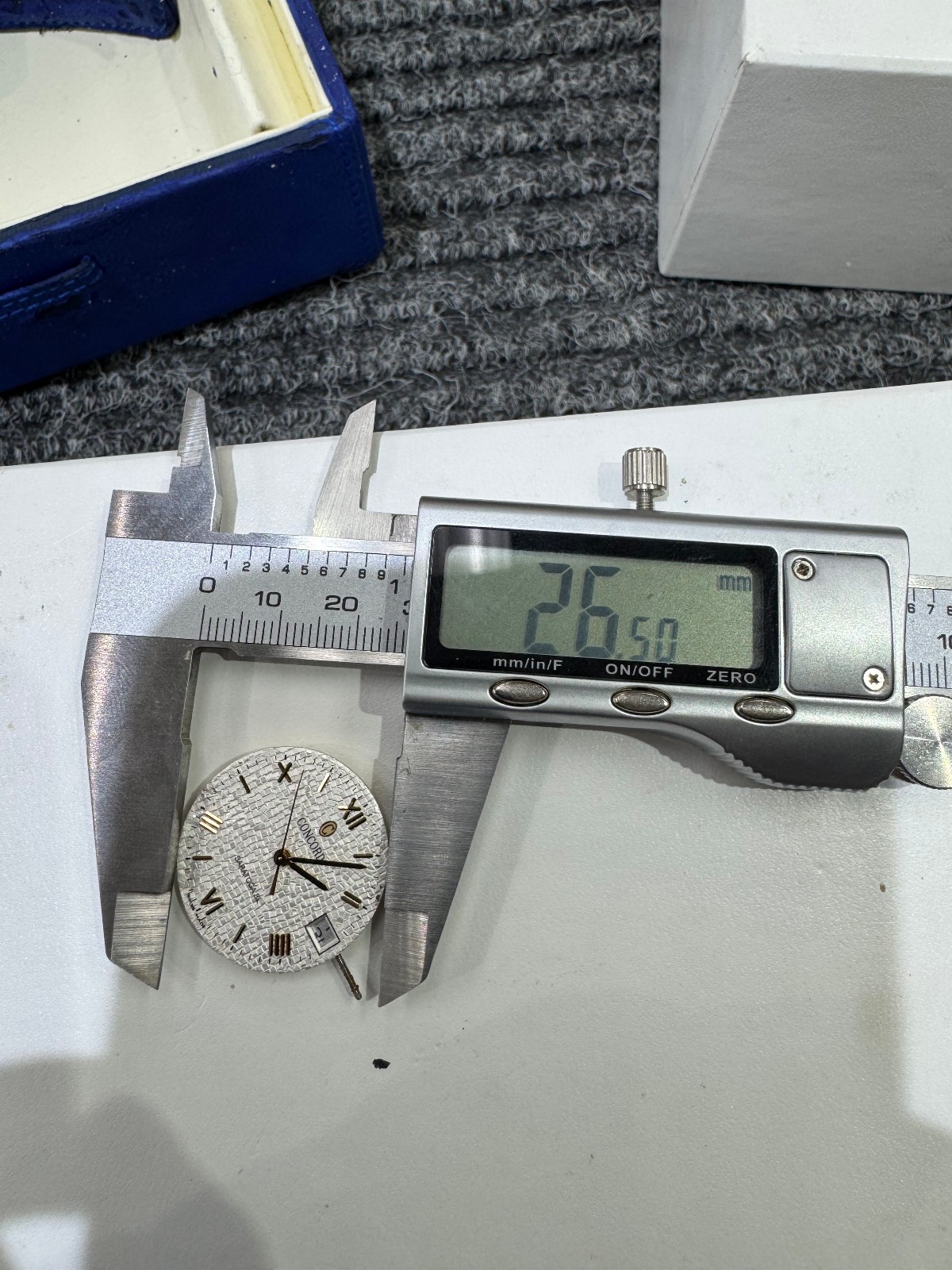 GENUINE CONCORD 6 JEWEL QUARTZ SARATOGA MOVEMENT & DIAL & HAND