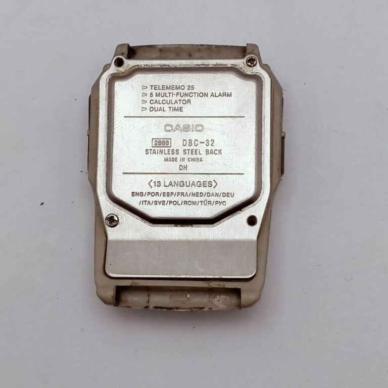 Casio WBD-32 Illuminator Calculator 2888 Vintage Watch For Parts
