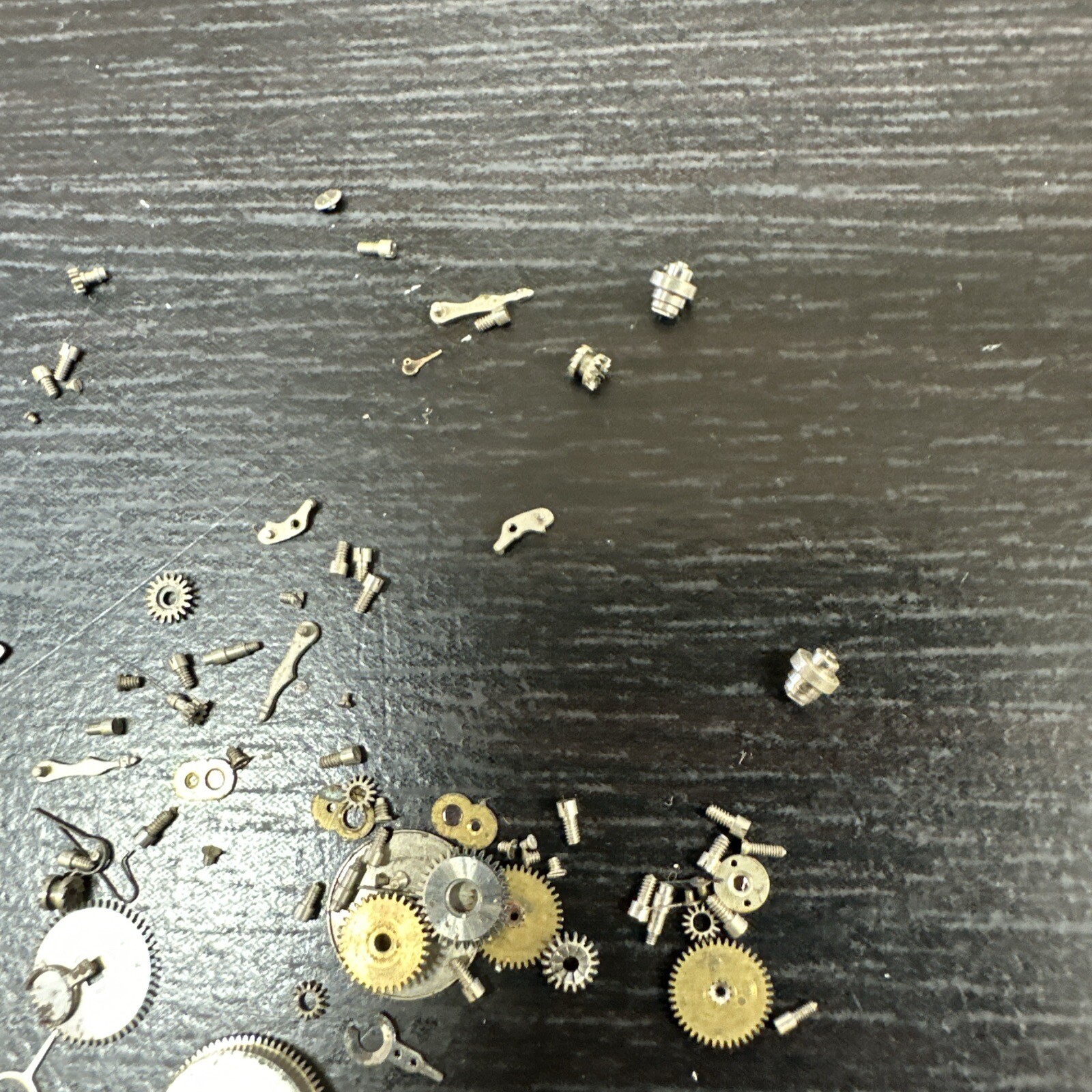 Vintage Bulova 1945 10BA 17 jewel wrist watch movement For Parts And Repairs