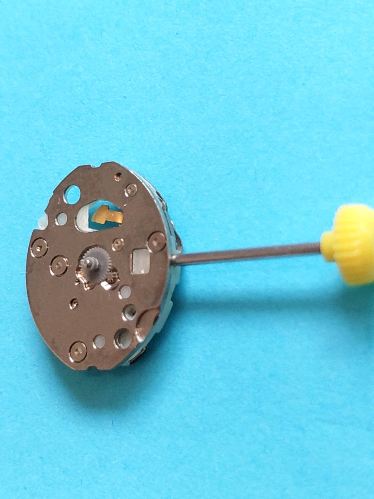 Miyota 3N20-1 Jewel,2 Hand Quartz Movement. Sets,Runs,Keeps Time 24 Hrs.