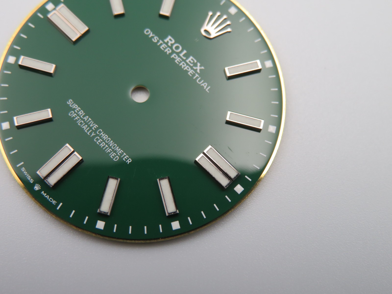 Genuine Rolex Oyster Perpetual 41mm Green Dial for 124300 OP – 100% Authentic