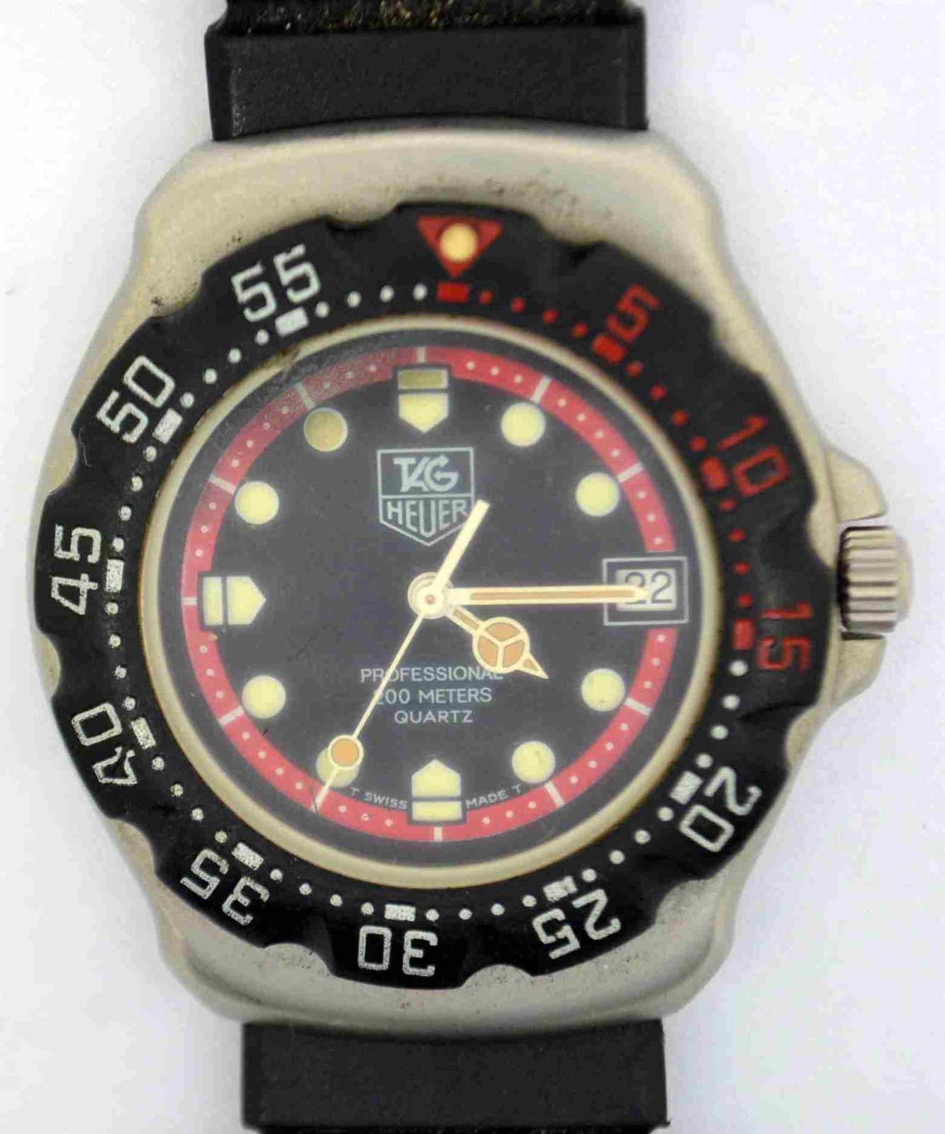 TAG HEUER Professional 200 Meters QUARTZ Wristwatch. Ref: 374.513