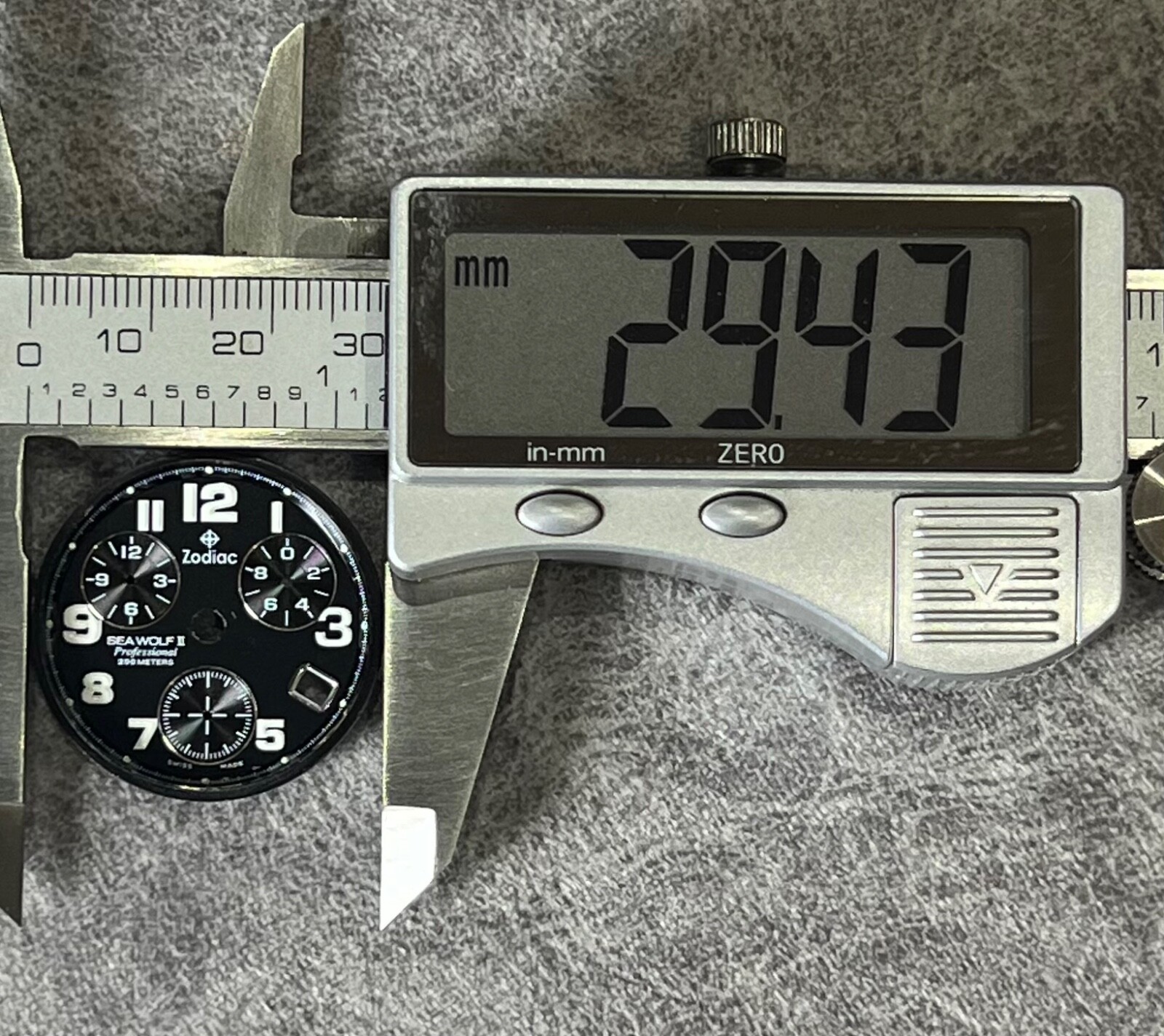 Zodiac SEA WOLF Professional 200 Meters 27.5mm Swiss ETA 251.262 Night glow #H8