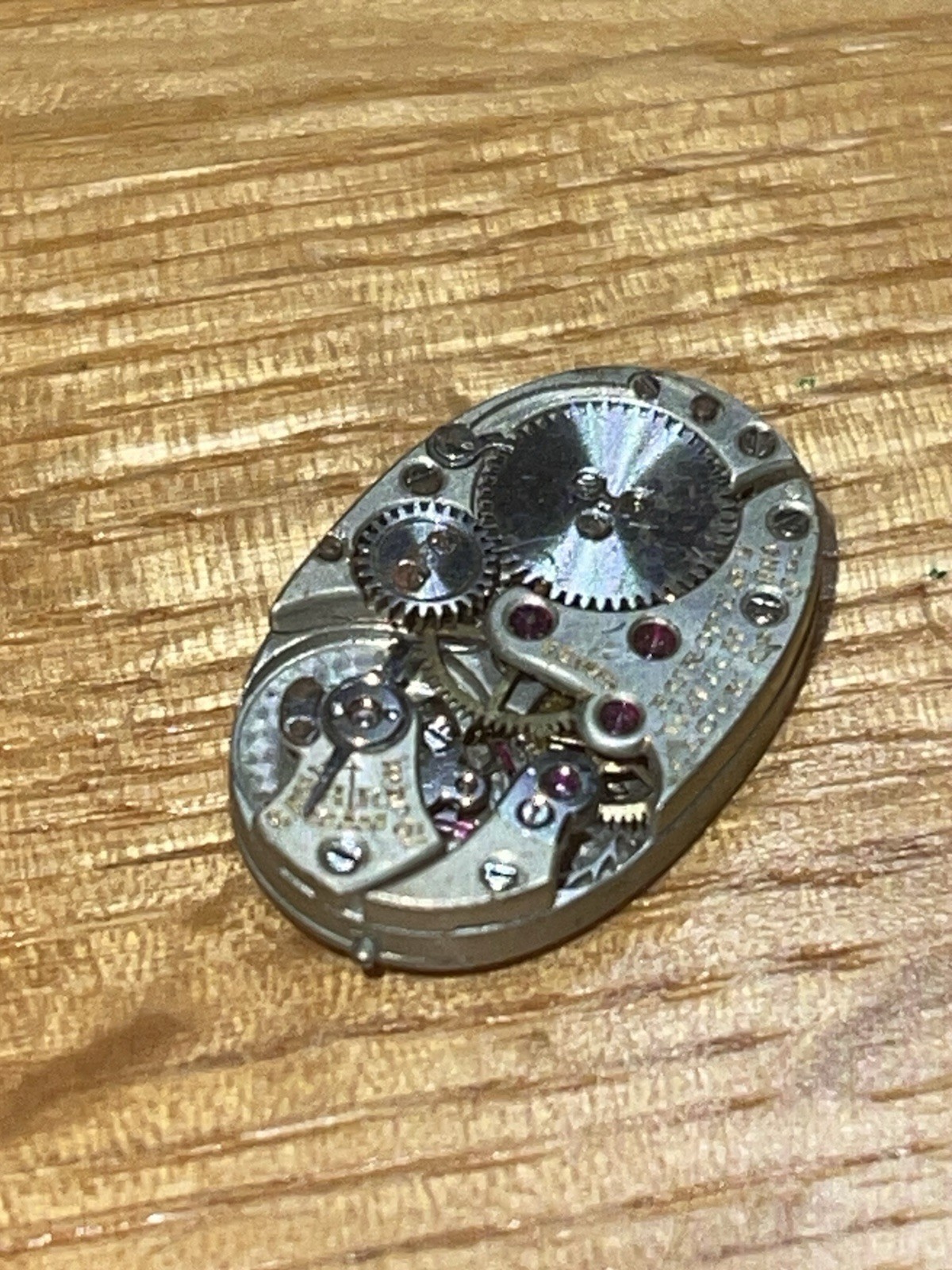European Watch & Clock Co. Movement 19 Jewels 8 Adj. Swiss Made Vintage 25230