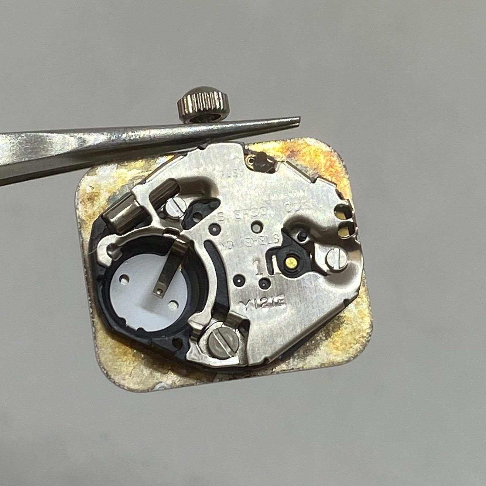 S.Epson Y121E Quartz Movement 3 Hands w/ Dial Stem Crown Running Eikon