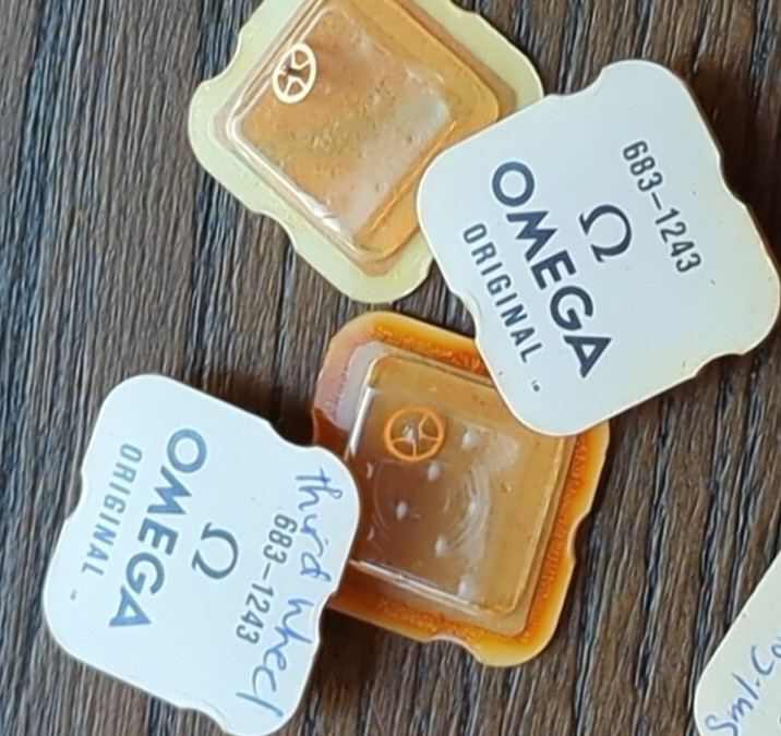 Omega 683 # 1243 Fourth Wheel NOS Cal 683, 684 & 685 – Factory Sealed