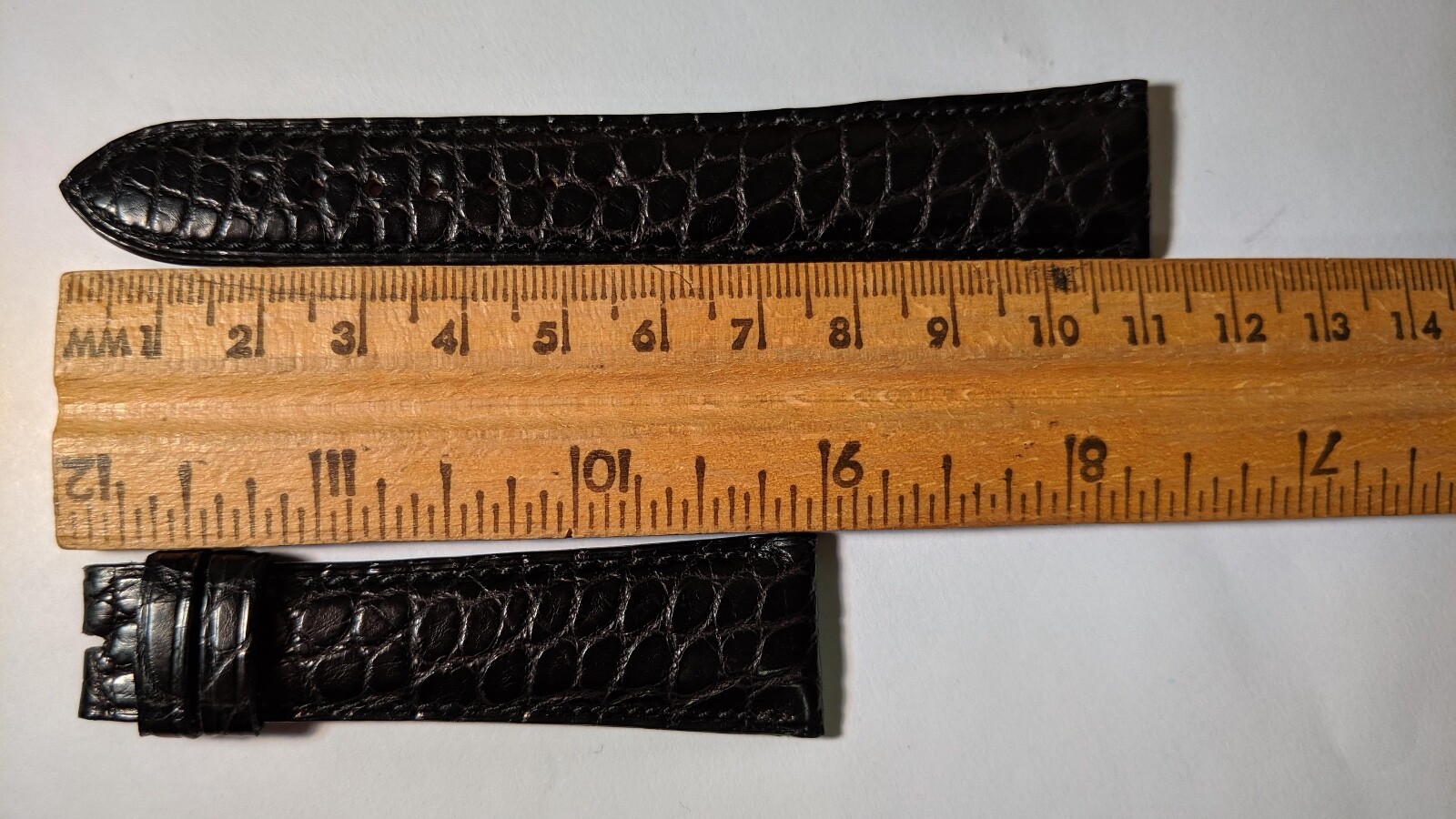 Unbranded CROCODILE BAND BLACK 20.5mm at the watch, 15mm at the clasp. beautiful