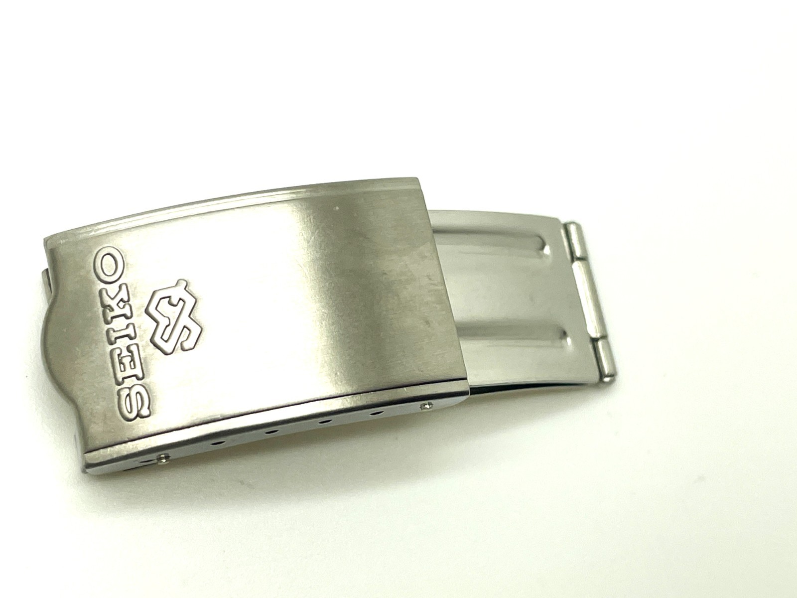 PRE-OWNED SEIKO MENS WATCH PARTS 18MM STAINLESS STEEL VINTAGE BUCKLE 733-18