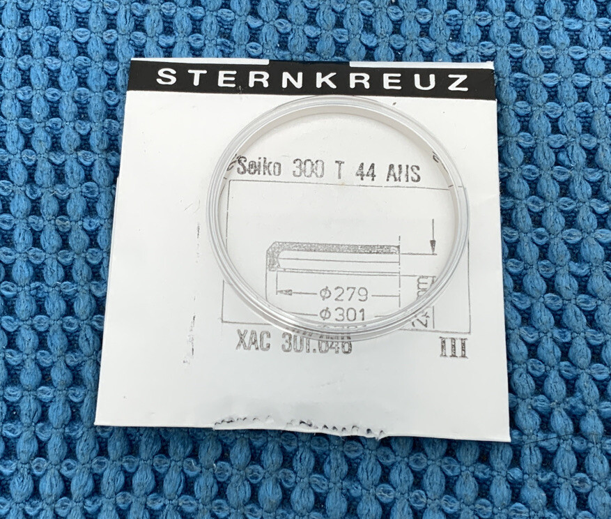 Seiko Crystal 300T44ANS (To Fit Made By Sternkreuz) New Old Stock 3002-300W L