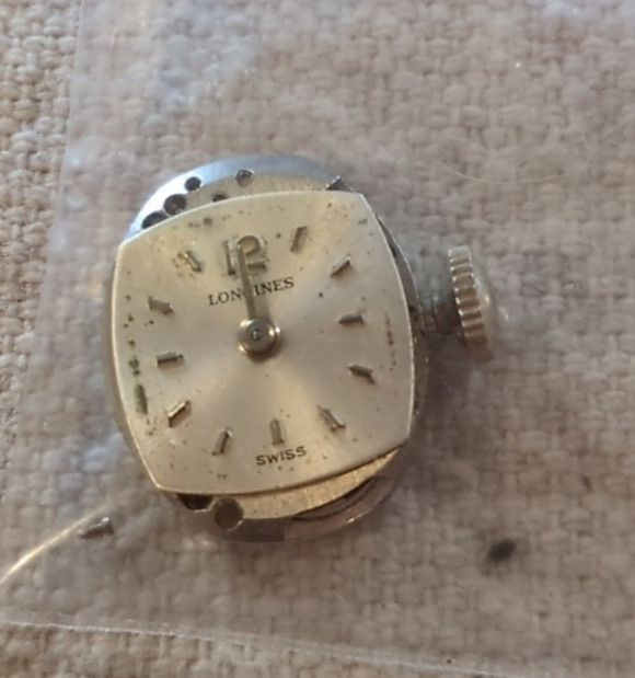 Lot of 9 Vintage Ladies Dress Watch Movements For Parts or Repairs. See Pictures