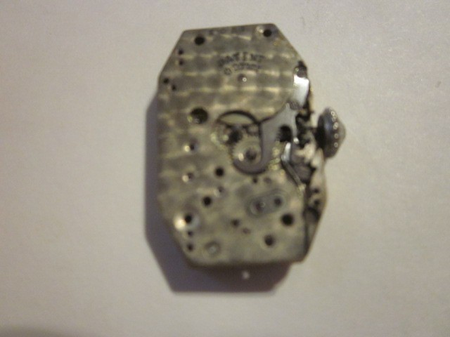VINTAGE GRUEN GUILD SWISS MADE 15 JEWELS WRIST WATCH MOVEMENT WORKS 15MM 25MM