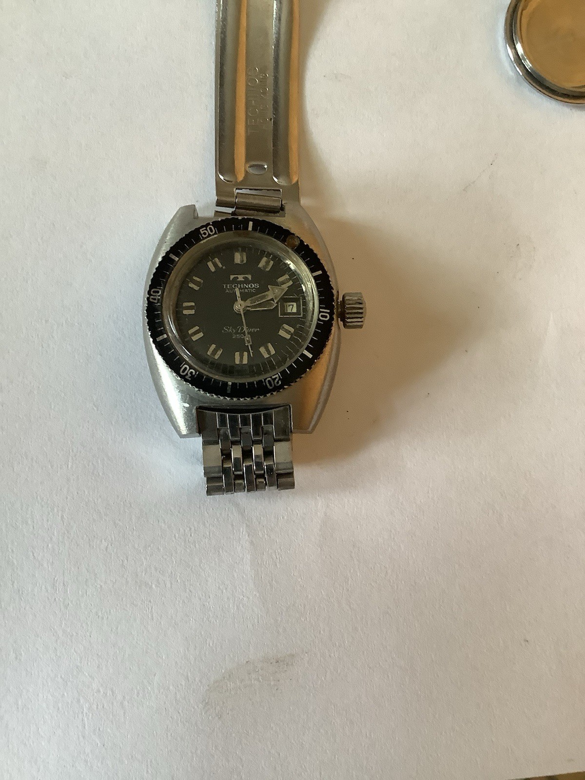 Technos Sky Diver ETA 2472 – 1960s–1970s for restoration and lady Sky Diver