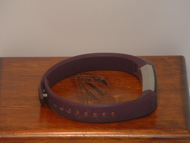 Pre-Owned Fitbit Purple 2015DJ5660 Smart Band (For Parts)