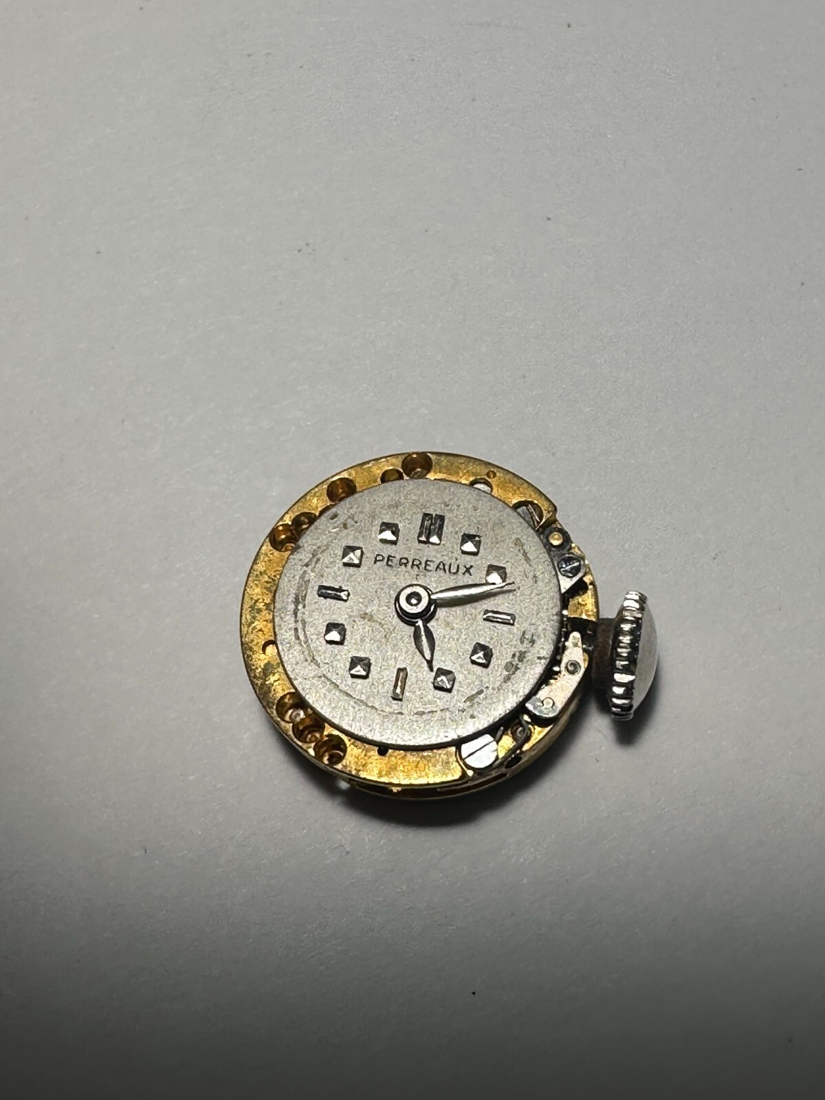 VINTAGE SWISS MADE PERRAUX WIND-UP MOVEMENT 17 JEWELS