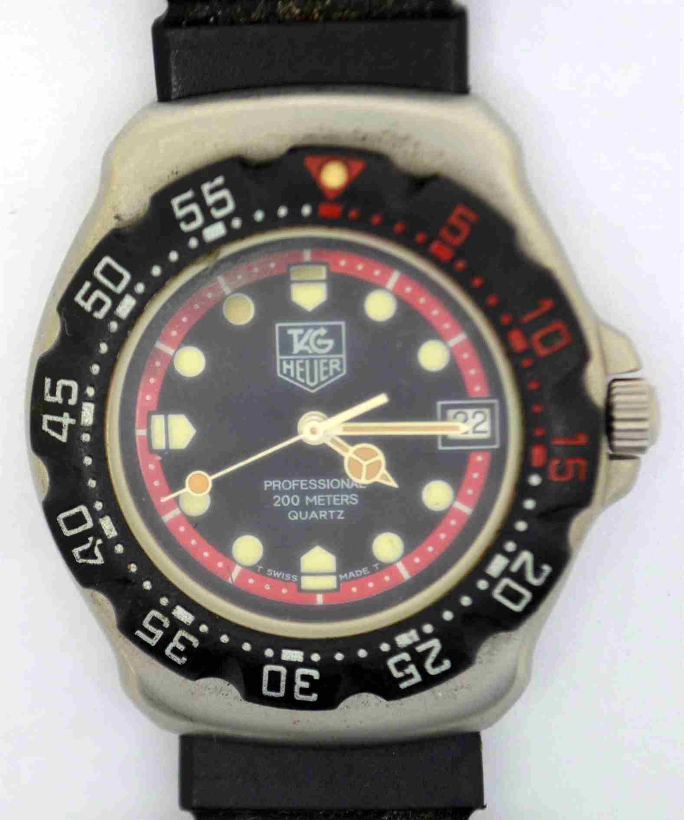 TAG HEUER Professional 200 Meters QUARTZ Wristwatch. Ref: 374.513