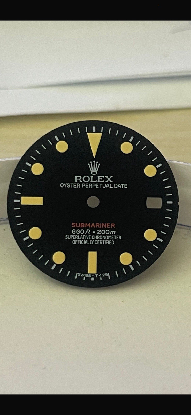 Red Sub Vintage Watch Date Dial, 28.8mm. 1680 Reprint