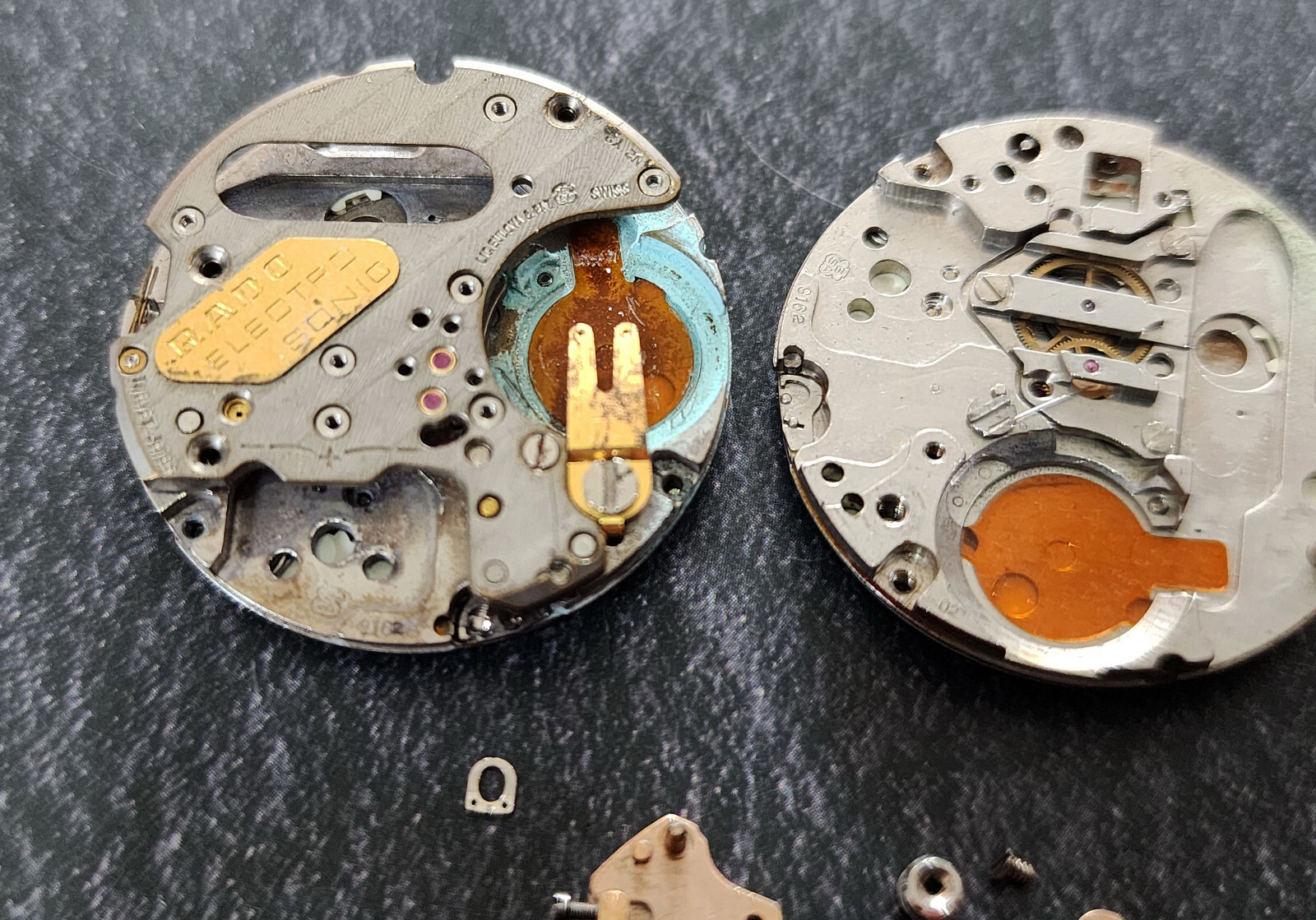 Lot 2 Rado movement electrosonic esa 9162 for Parts