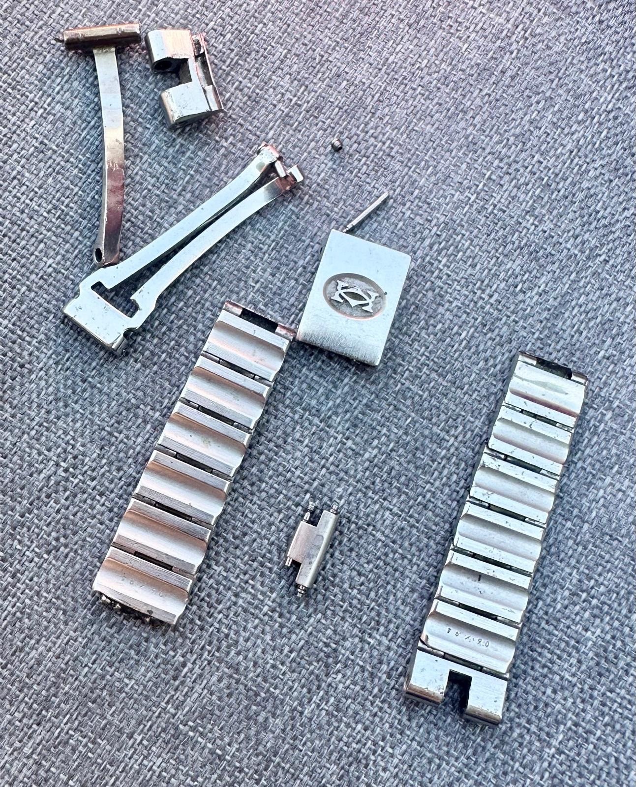 A Ladies Stainless Steel Cartier Santos Wristwatch bracelet, Sold for parts