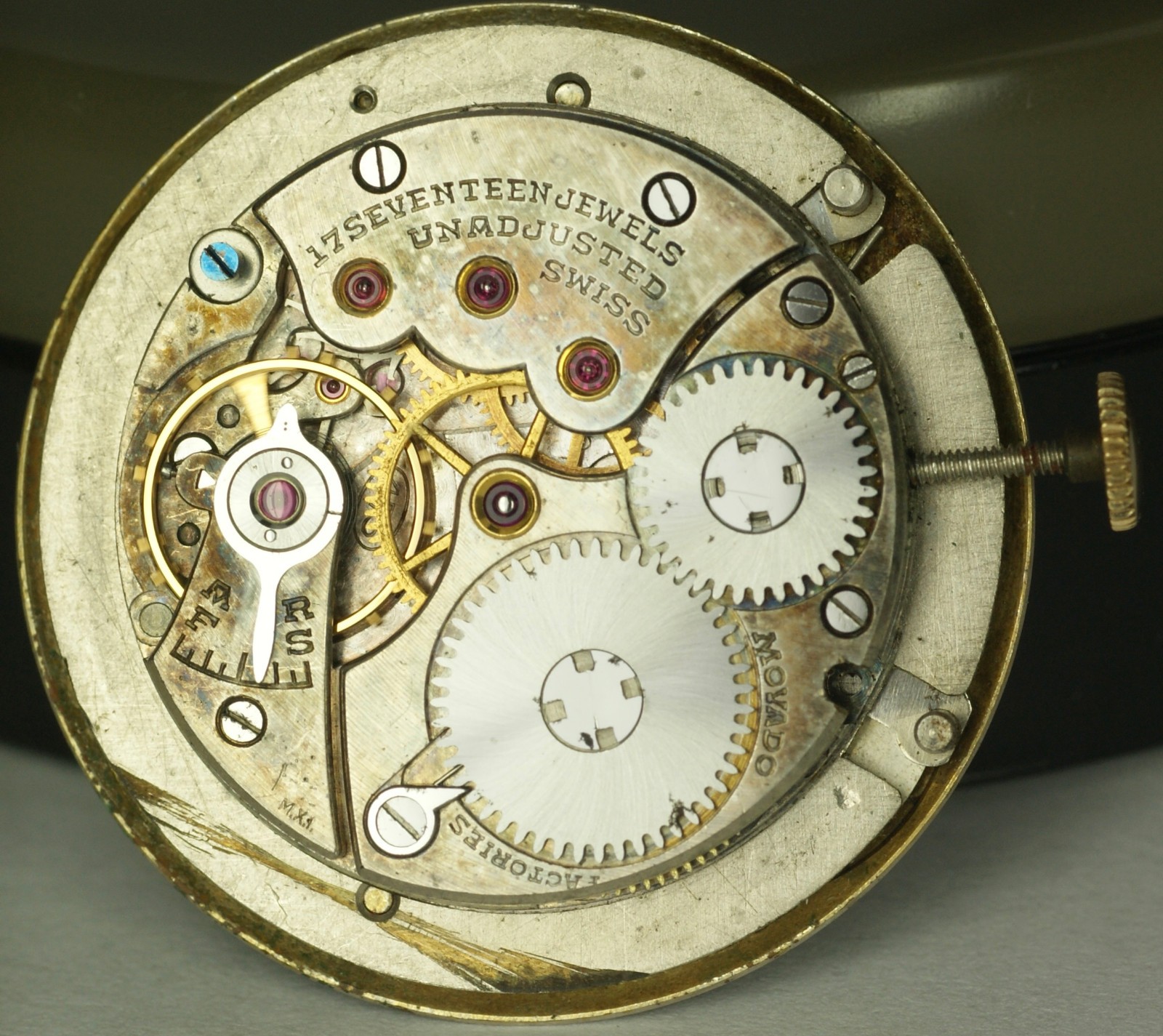 Movado Triple Date Calendar Cal. 475 Movement RUNS w/ Dial Crown Parts