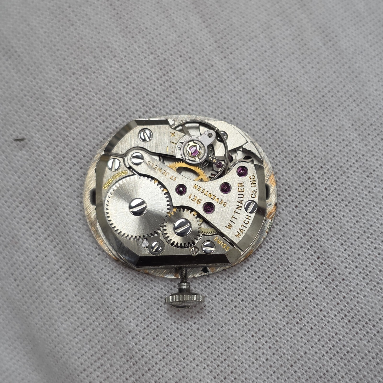 Wittnauer 9E1 Watch Movement Swiss 17 Jewel Mechanical Wind Up Good Balance