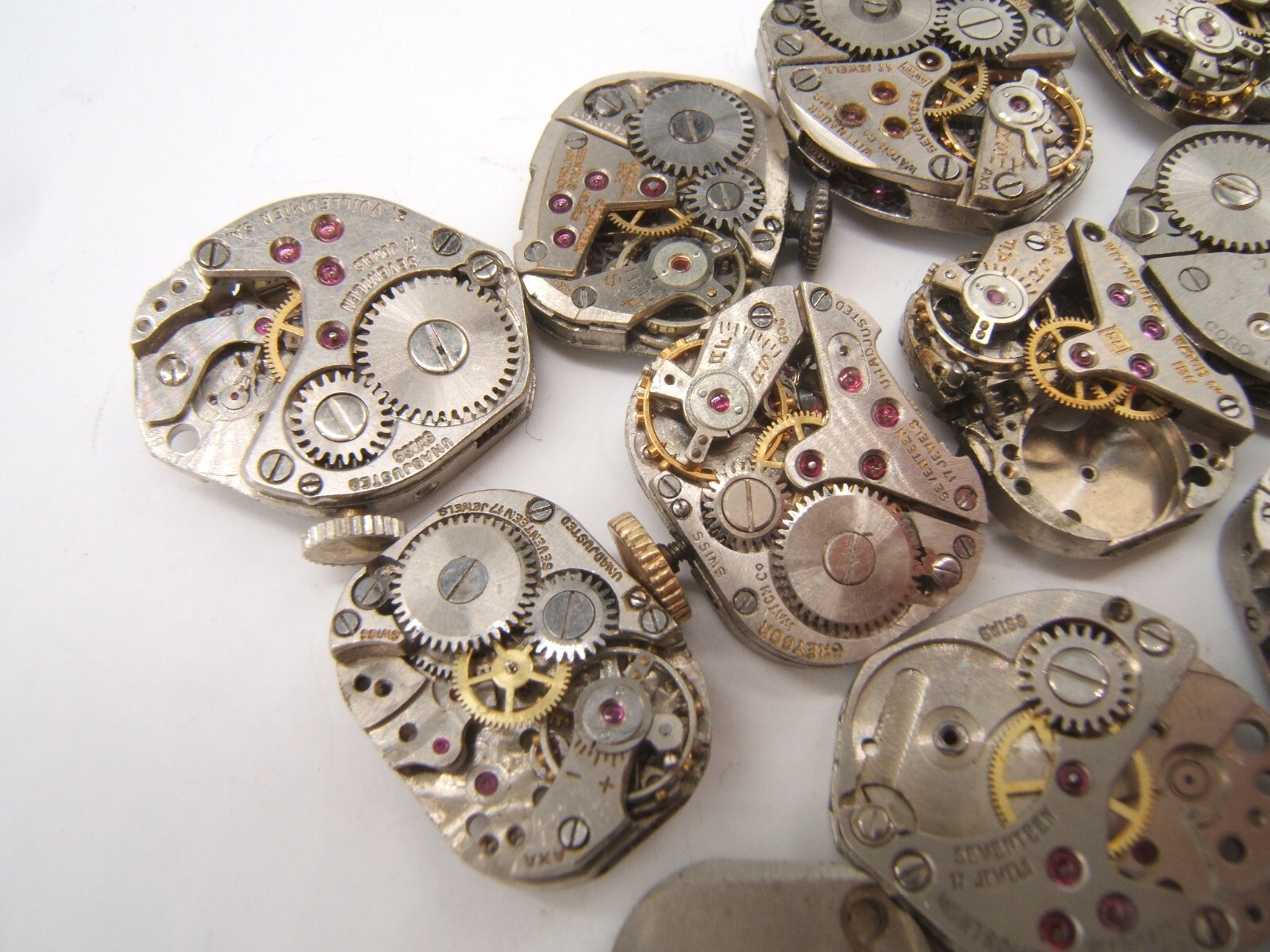 13 SMALL WOMEN’S WATCH MOVEMENTS PARTS REPAIR MECHANICAL WIND UP (LOT BC)