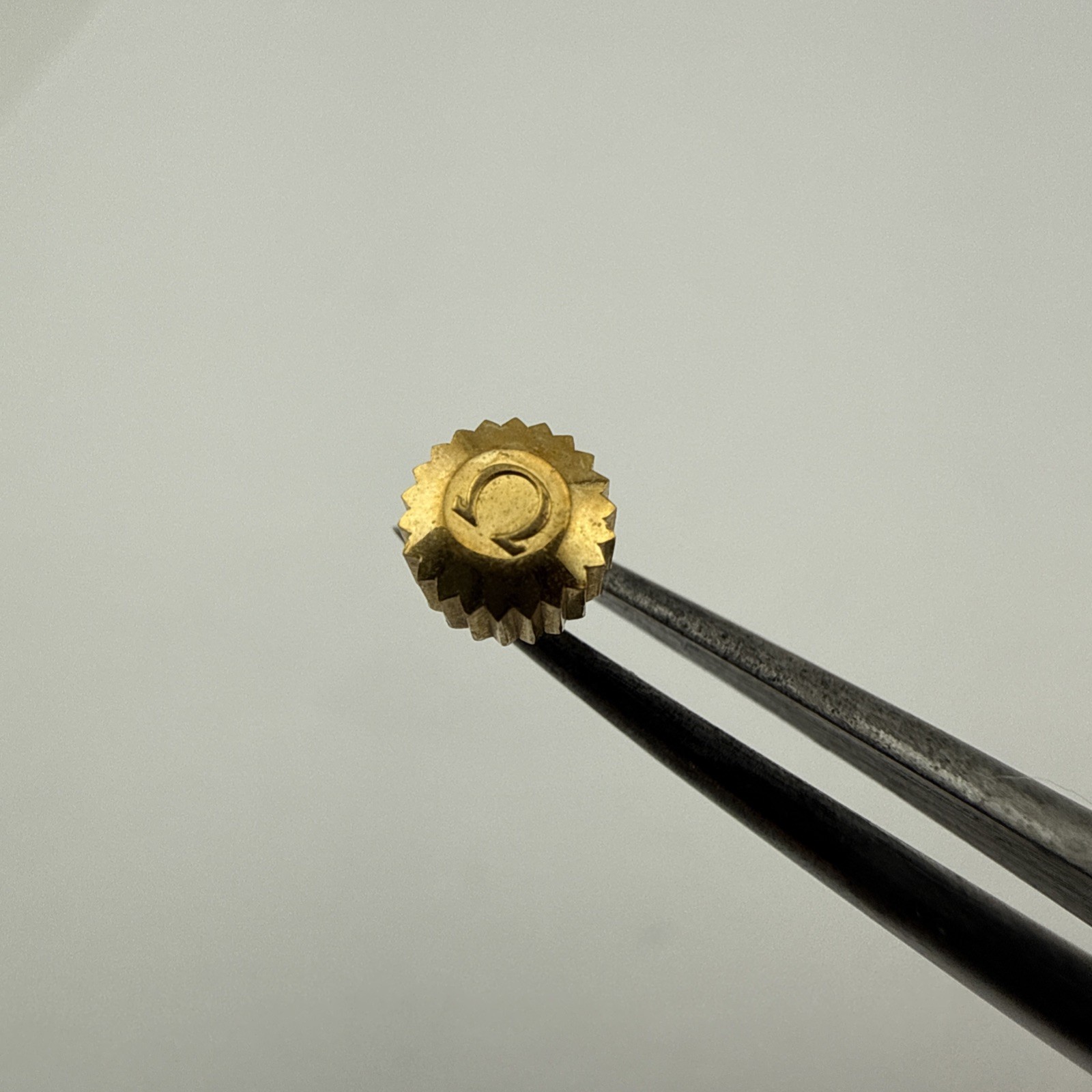 Omega Yellow Gold 4.4mm Split Stem Wristwatch Crown – Good Condition