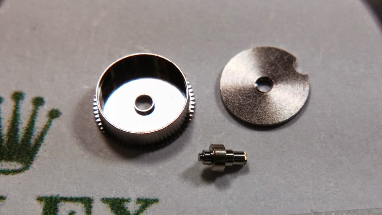 ROLEX 1800 1704 + 1705 WATCH BARREL AND ARBOR PART NUMBER Genuine Vintage