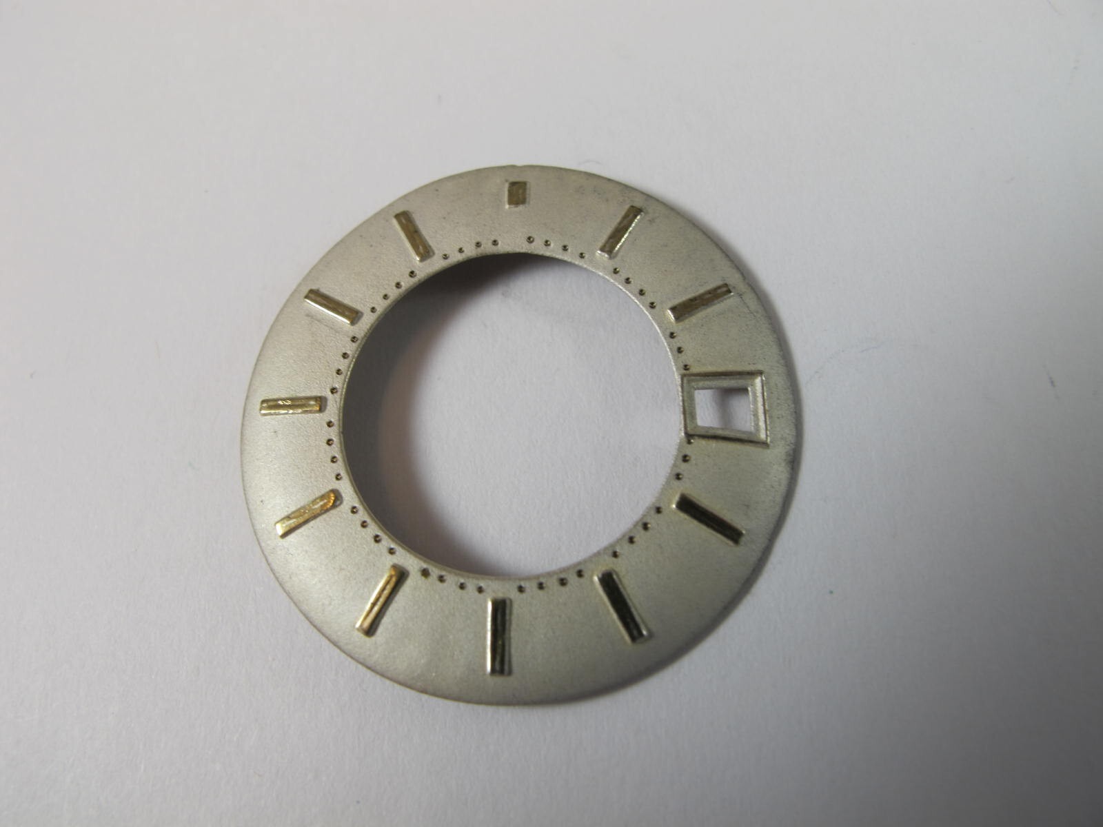 LECOULTRE CALIBER 911 MEMOVOX DAL SILVER COLOR WITH YELLOW MARKERS FOR GOLD CASE