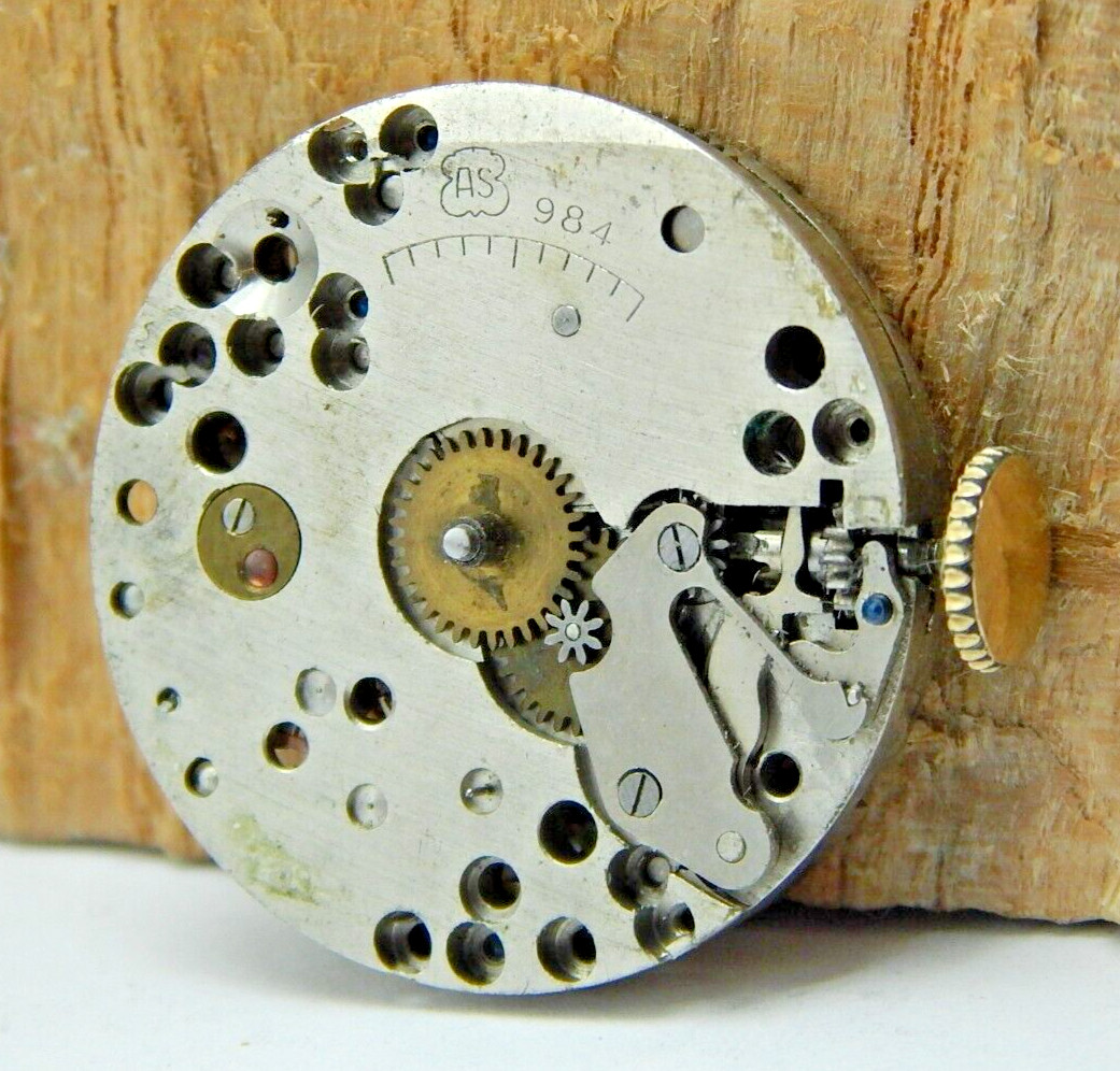 Vintage Harvel G1081 7 jewel men’s wrist watch movement good balance with crown