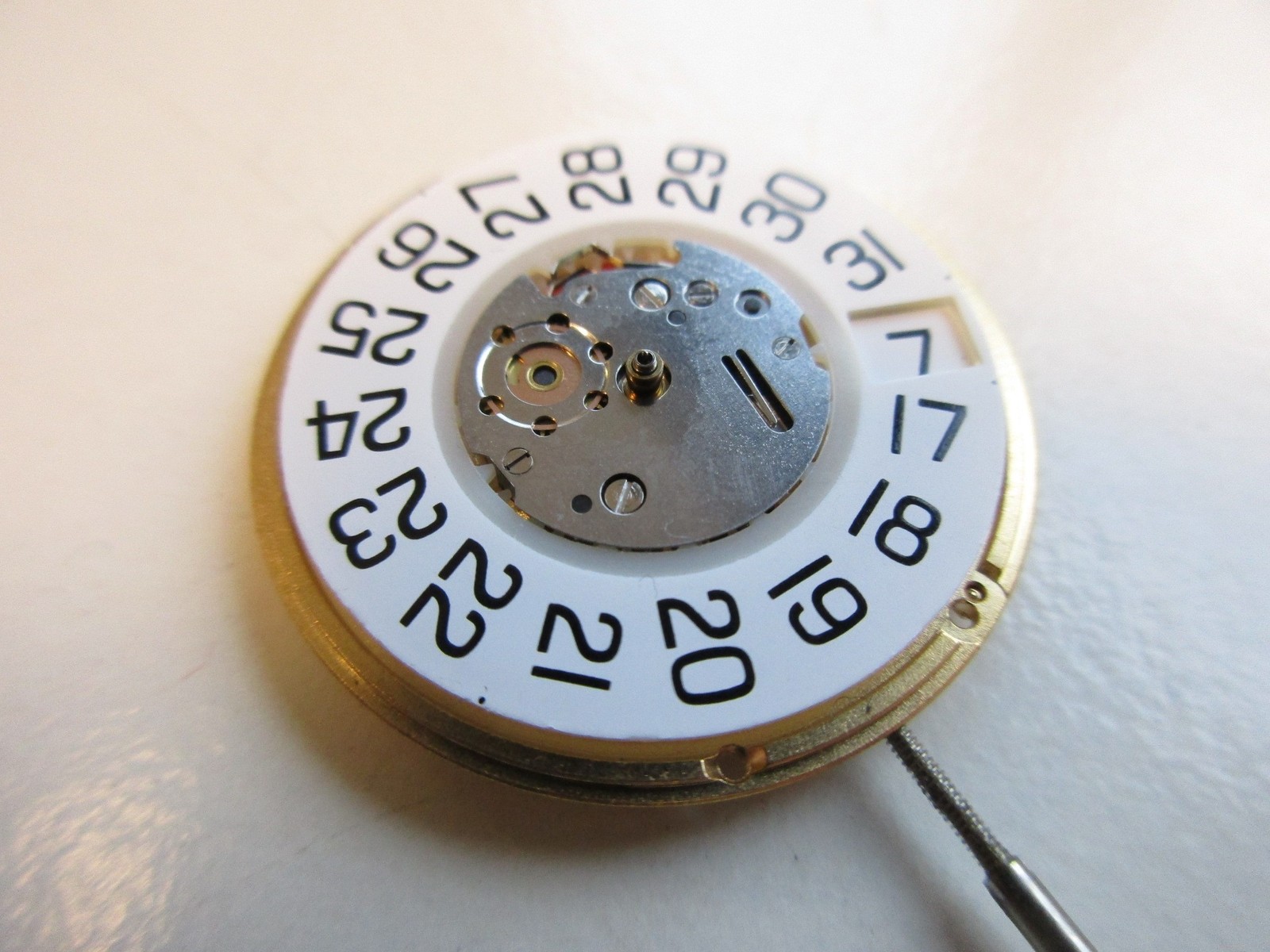 ETA cal. F06.161 Swiss quartz watch movement 3 jewels – date at 3