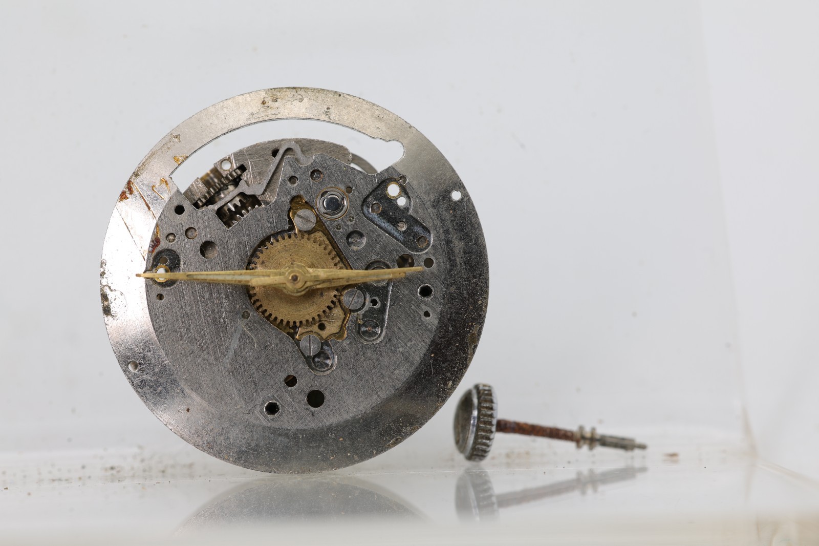 TORVIC WATCH CO. 1j SWISS AUTOMATIC WRIST WATCH MOVEMENT FOR REPAIR (GK)
