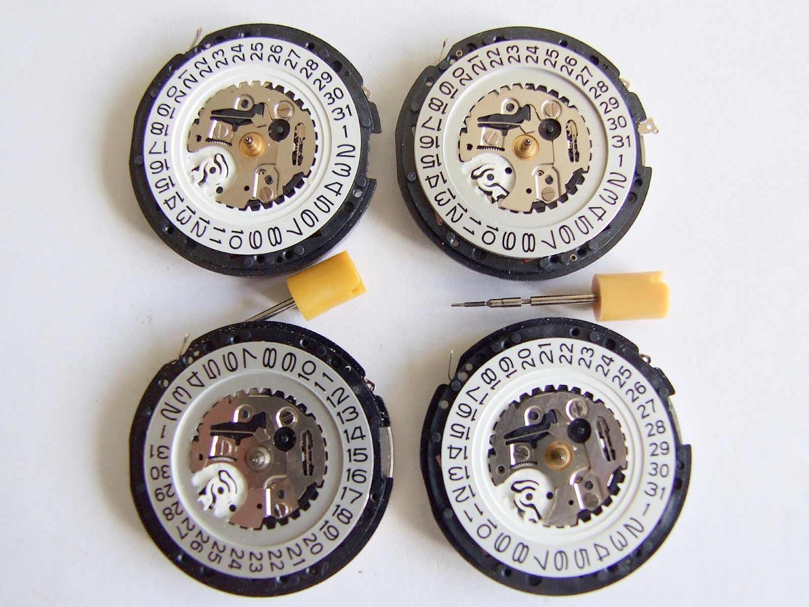 4 x Seiko 5M42A Kinetic watch movements. Untested, new old stock. Spares/repair