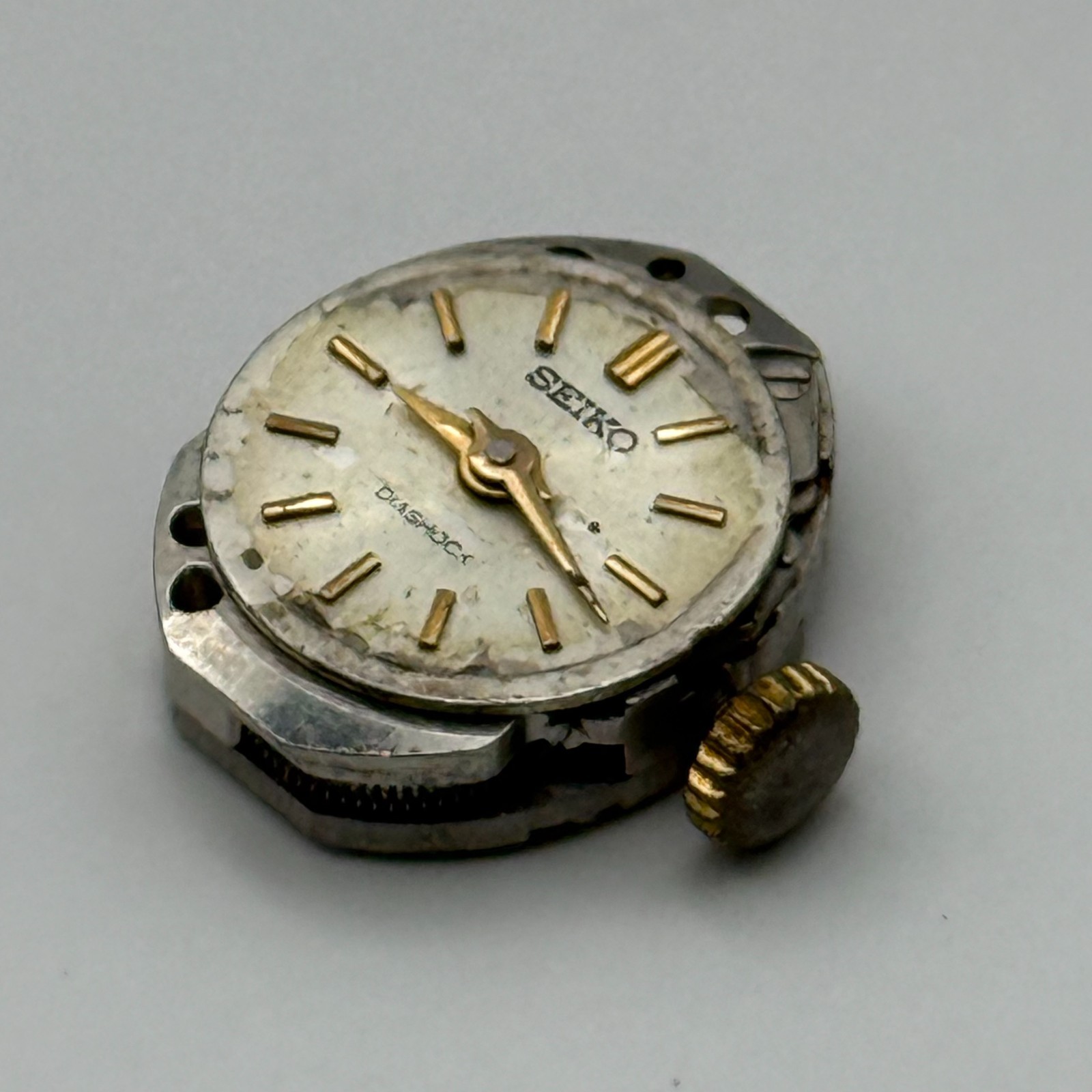 Seiko 10M Watch Movement Diashock 17 Jewels Ladies Vintage Parts Repair 15.7mm