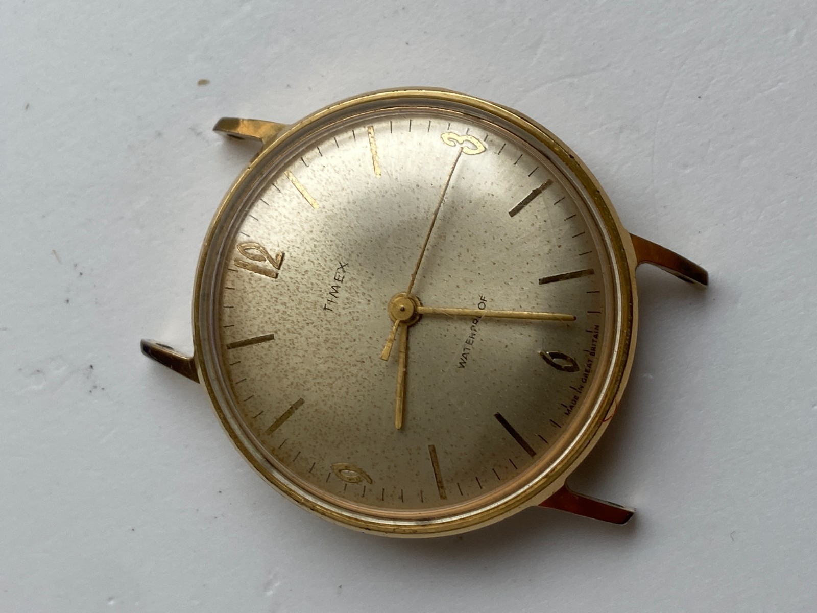 VINTAGE MEN WATCH SALE FOR PARTS TIMEX GREAT BRITAIN SCOTLAND