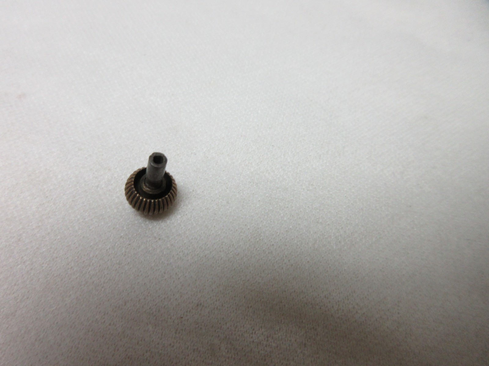 VINTAGE GOLD FILLED /PLATED 8.1 MM POCKET WATCH CROWN WINDER WATCHMAKERS PART #4