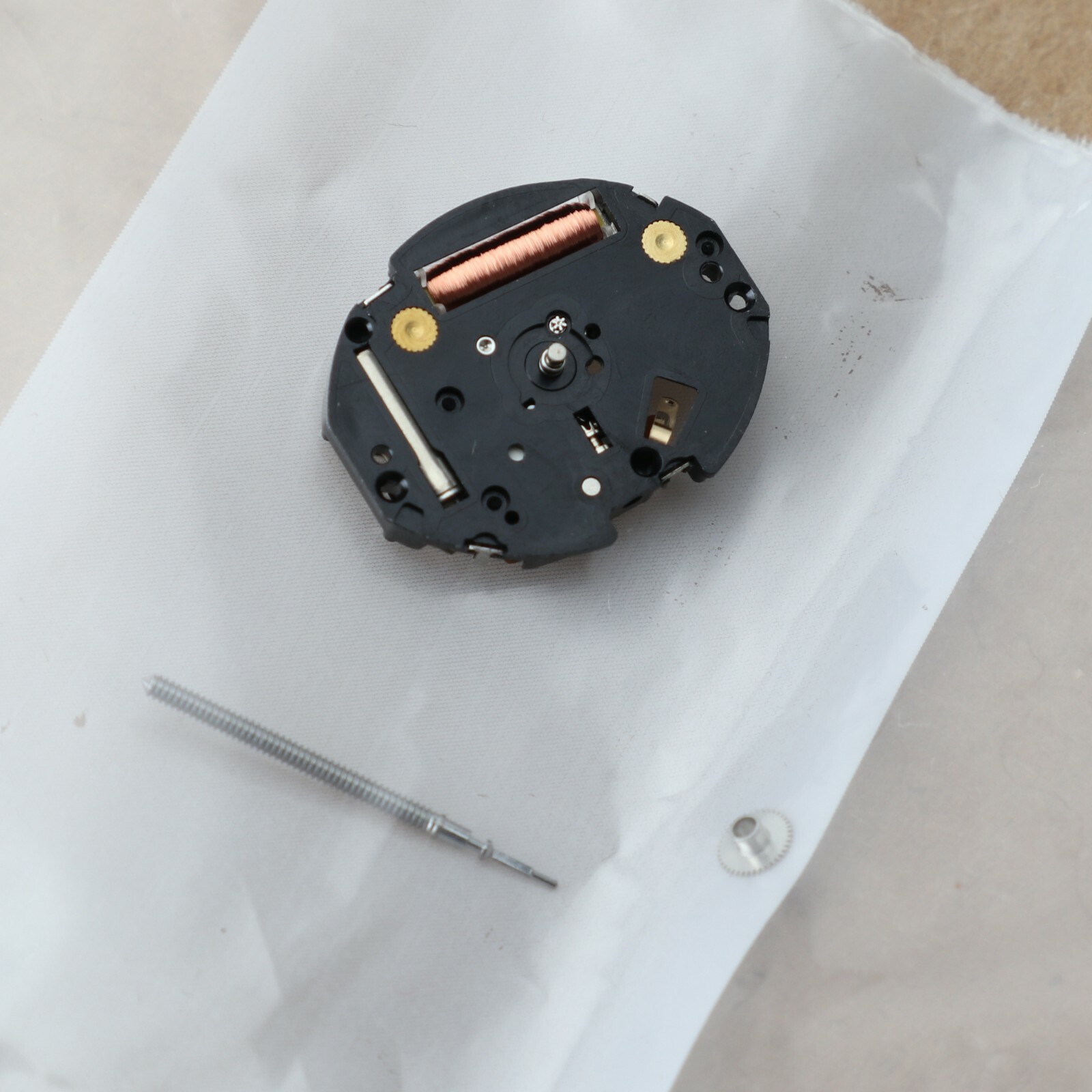 NOS HATTORI VC10 REPLACEMENT QUARTZ WATCH MOVEMENT w/ STEM NEW OLD STOCK