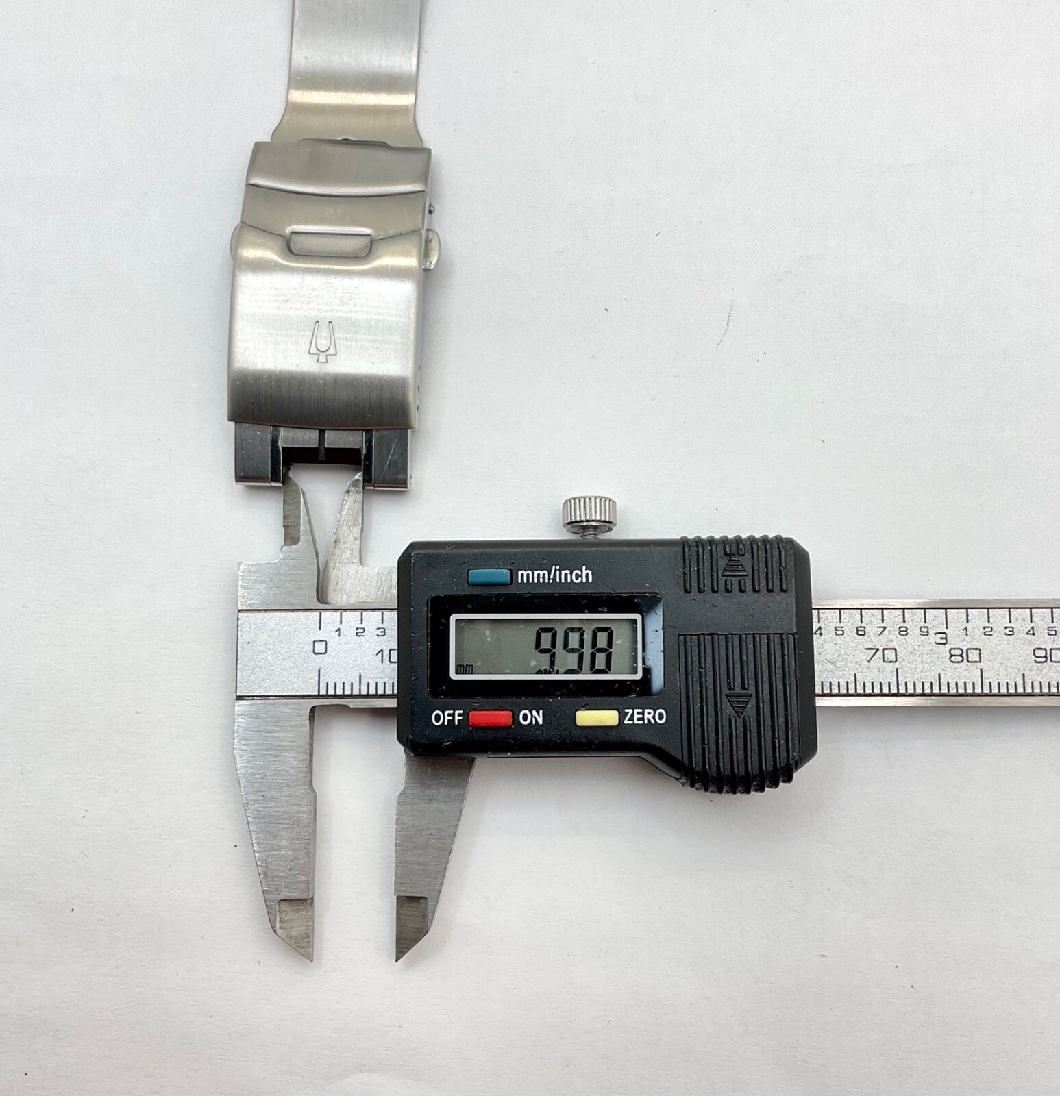 Bulova Model 98B180 Caseback C9601036 Clasp