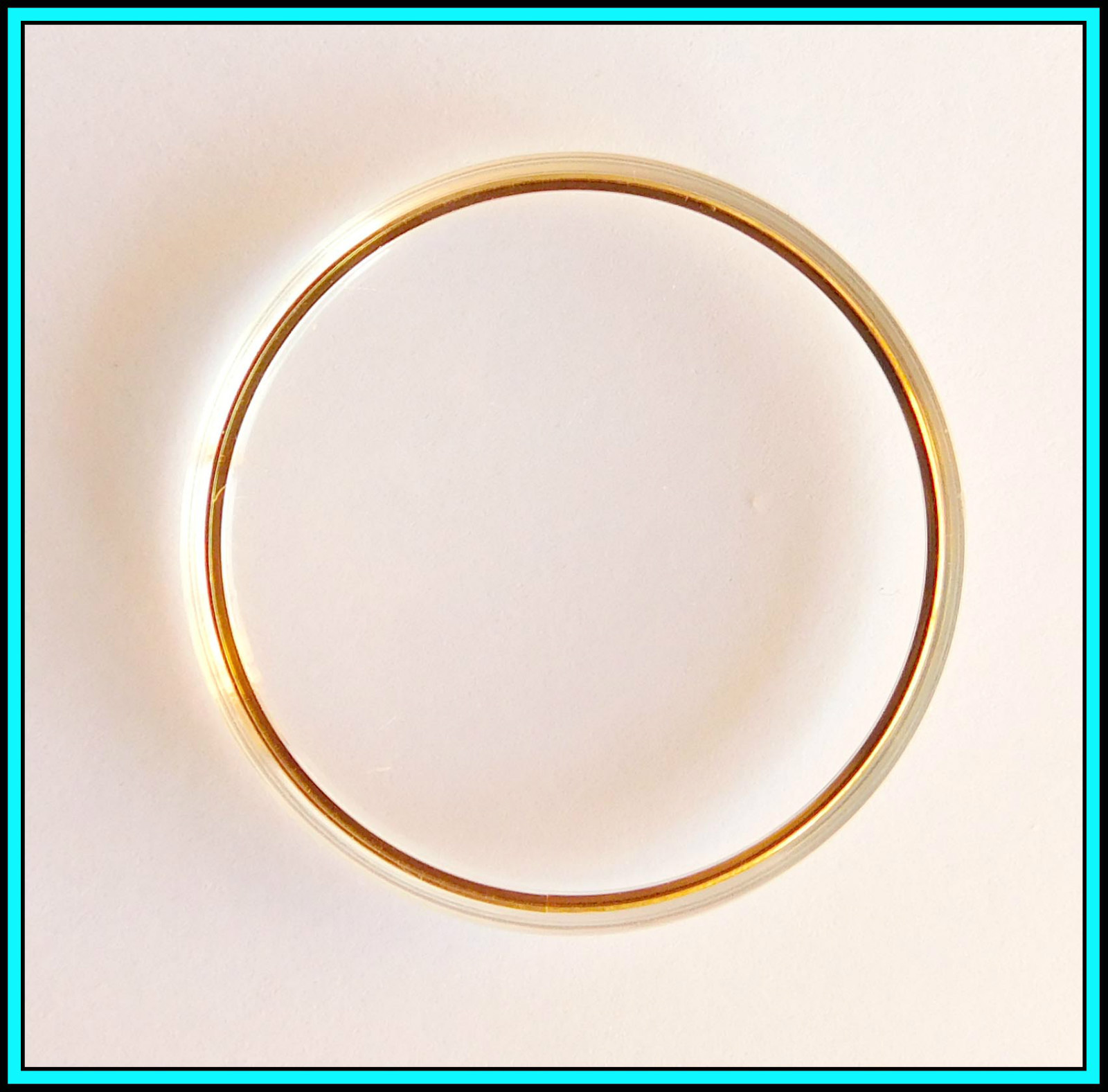 OMEGA – Original Plastic Plexi-Glass – Diameter 33.60 x 5.10 mm (NEW OLD STOCK)